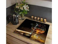 Banjado Herdabdeckplatte Glas 1 Teilig 60x52CM Schneidebrett Herdabdeckung Mit Motiv Whiskey & Cigar