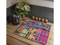 Banjado Herdabdeckplatte Glas 1 Teilig 60x52CM Schneidebrett Herdabdeckung Mit Motiv Häuserberg