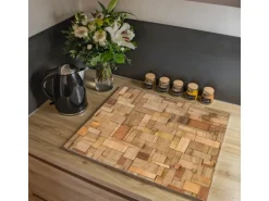 Banjado Herdabdeckplatte Glas 1 Teilig 60x52CM Schneidebrett Herdabdeckung Mit Motiv Hölzernes Flickwerk