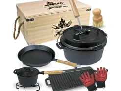 holz4home Dutch Oven Set 9teilig in Holzkiste 3,6L Feuertopf Viel Zubehör Kleiner Topf, Grillplatte, Pfanne, Handschuhe