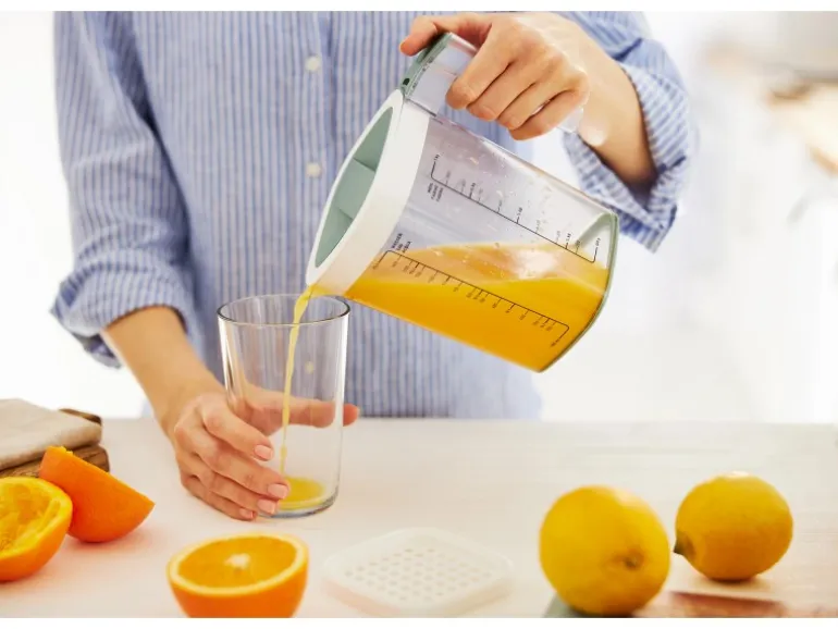 Rotho Back-Messbecher Loft 1,5 l Transparent Mistletoe Green