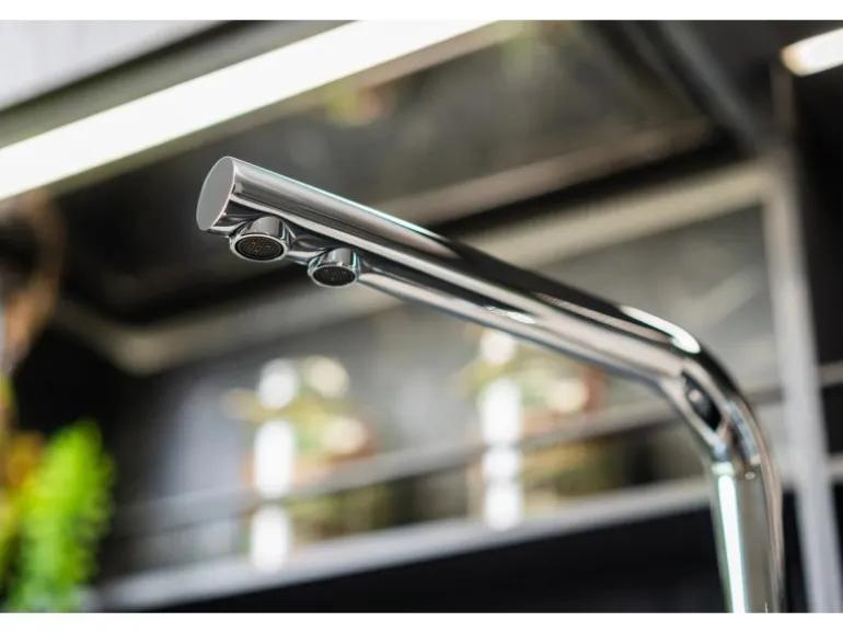 VIZIO 4 Wege Wasserhahn Küchenarmatur BOD mit 360° Schwenkbarem L Auslauf Verchromt