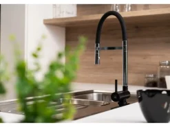 VIZIO Wasserhahn Vorfenster Küchenarmatur Umklappbar 45 CM mit 360° Schwenkbarem Auslauf Abnehmbare 2 Strahl Handbrause Chrom und Schwarz Matt